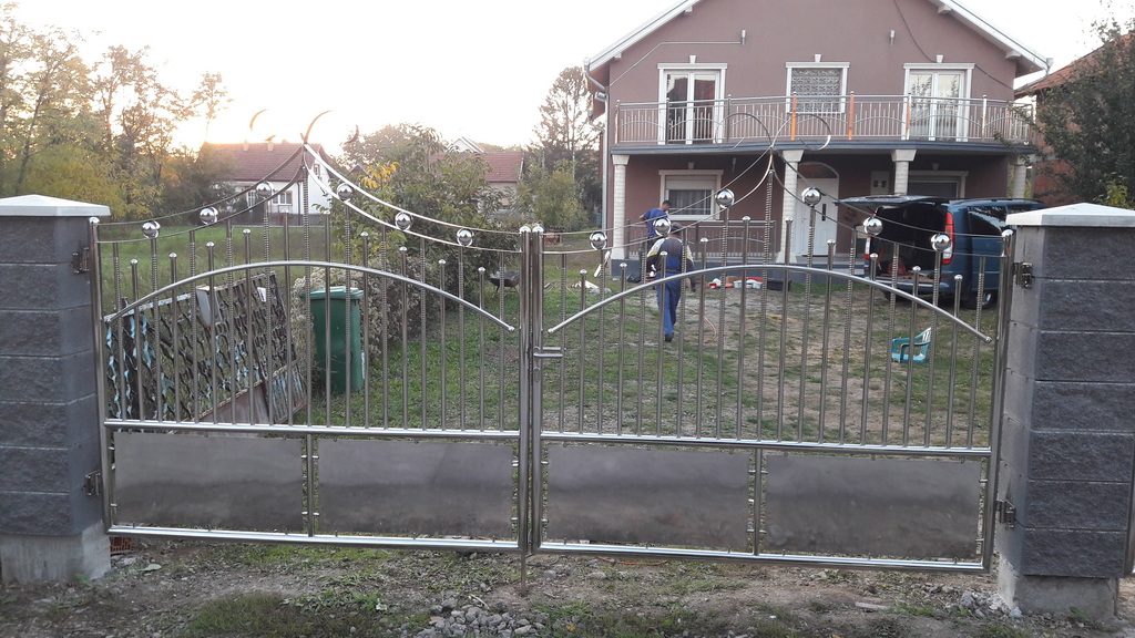 Prohromske kapije - Kamenorezačka radnja Mermer Granit, Krvavica Kruševac