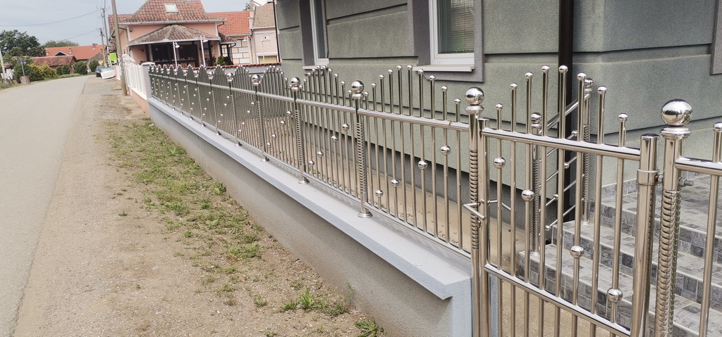 Prohromske kapije - Kamenorezačka radnja Mermer Granit, Krvavica Kruševac